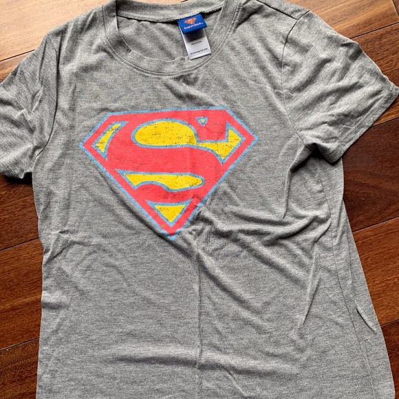 Women's Soft Cotton Superman Tee Small - Picture 1 of 5
